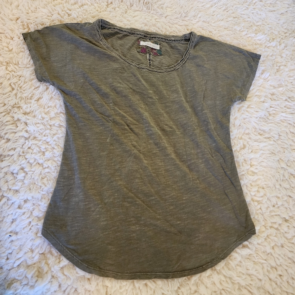 Green Pure Gold Scalloped Bottom Tee Shirt